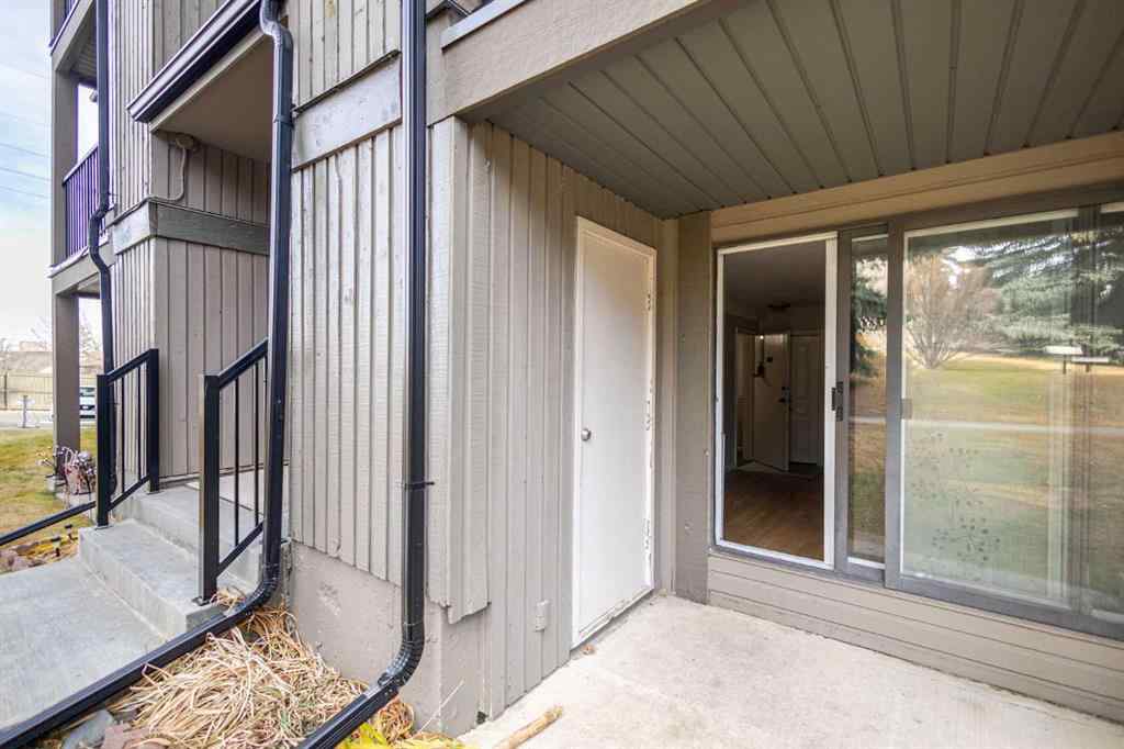 MLS&reg; # A2260039 - Unit #412 6400 Coach Hill Road SW in Coach Hill Calgary, Residential Open Houses