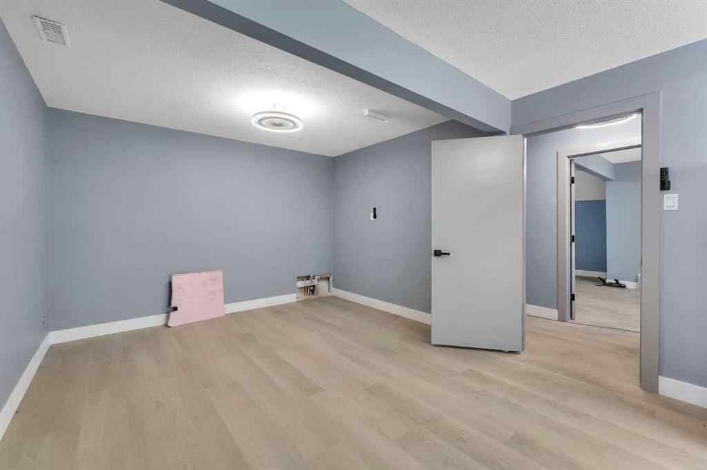 MLS® A2260051 - 635 35 Avenue NE in Greenview Industrial Park Calgary, Commercial