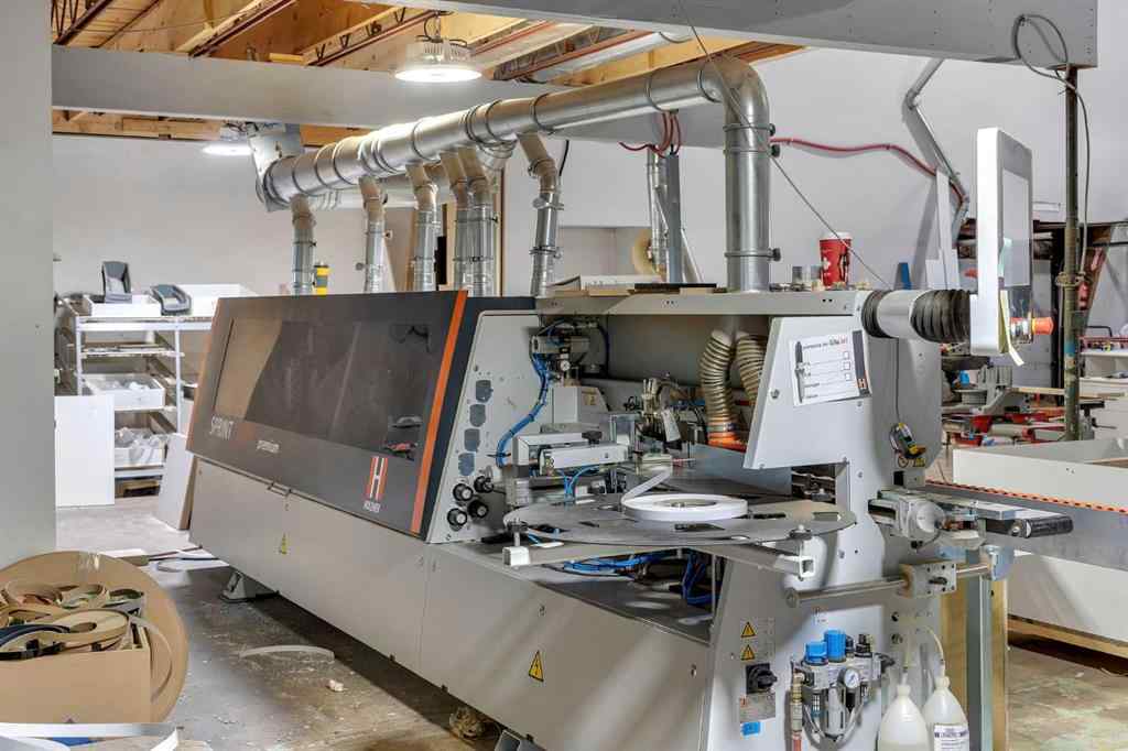 MLS® A2260051 - 635 35 Avenue NE in Greenview Industrial Park Calgary, Commercial