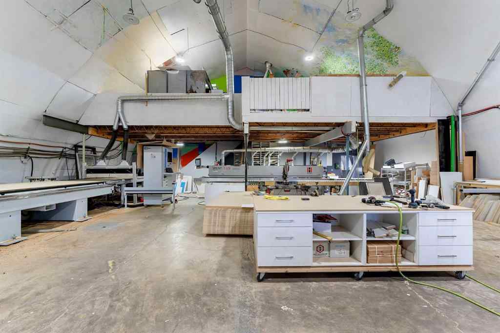 MLS® A2260051 - 635 35 Avenue NE in Greenview Industrial Park Calgary, Commercial