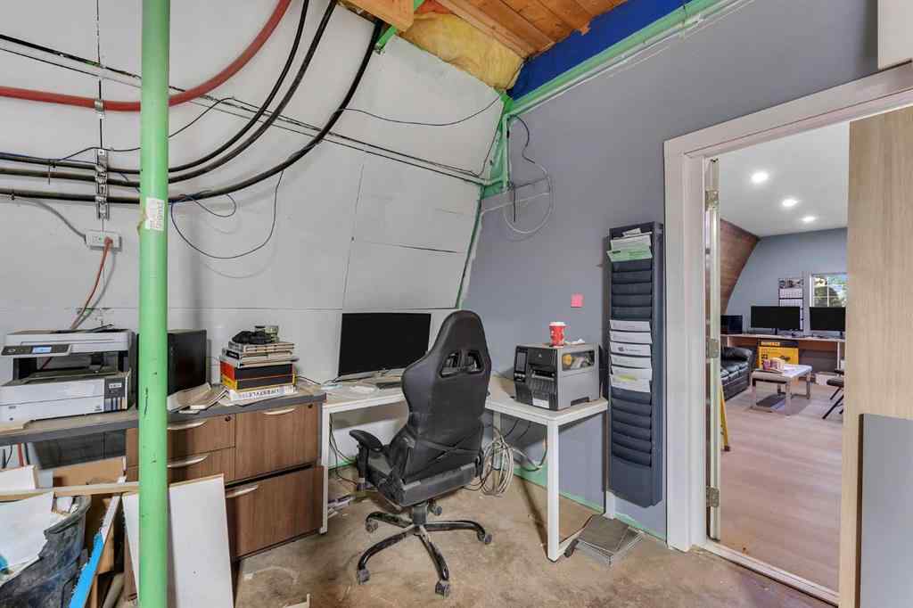 MLS® A2260051 - 635 35 Avenue NE in Greenview Industrial Park Calgary, Commercial