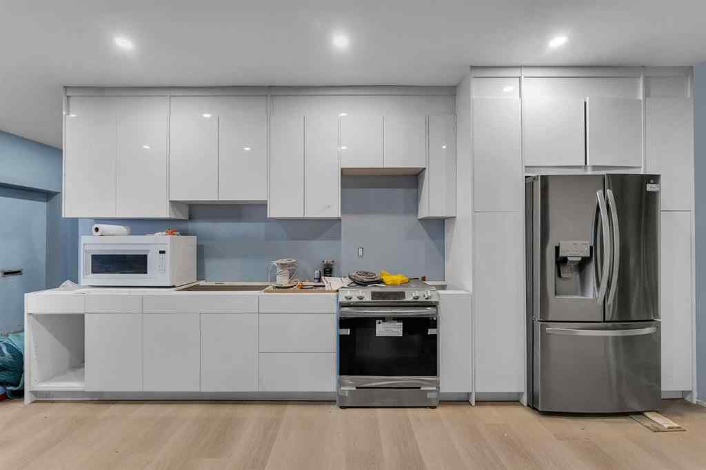 MLS® A2260051 - 635 35 Avenue NE in Greenview Industrial Park Calgary, Commercial