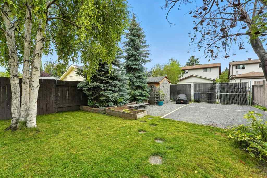 MLS® A2260070 - 123 Silverstone Road NW in Silver Springs Calgary, Residential