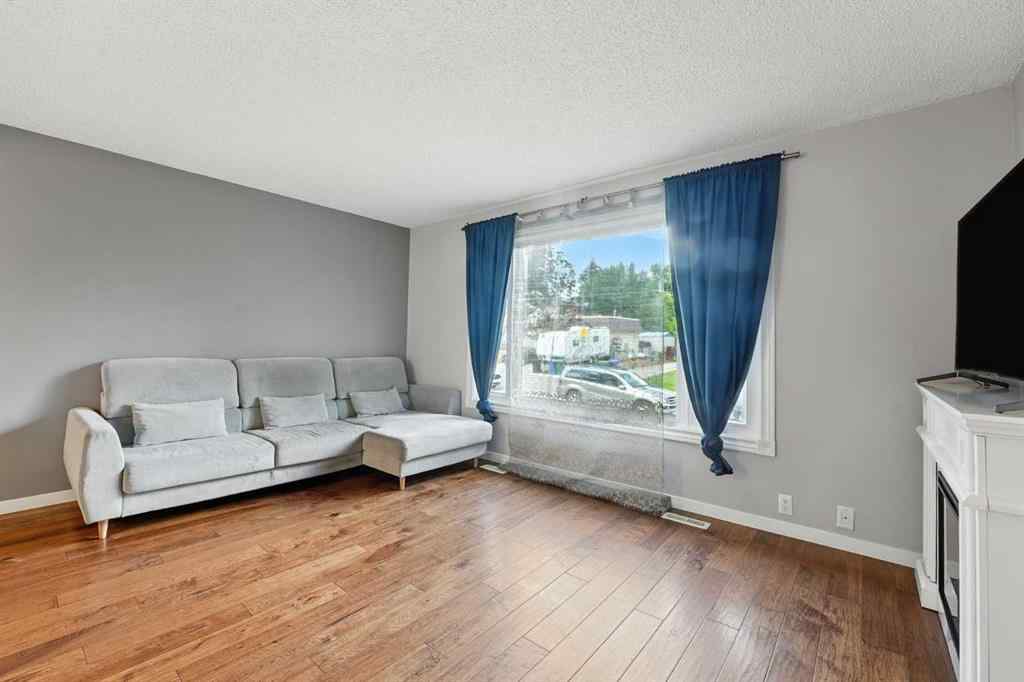 MLS® A2260070 - 123 Silverstone Road NW in Silver Springs Calgary, Residential