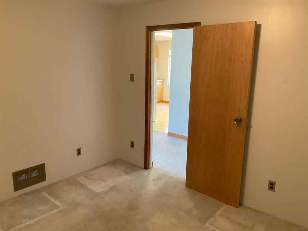 MLS® A2260073 - 225 15 Street N in Westminster Lethbridge, Residential