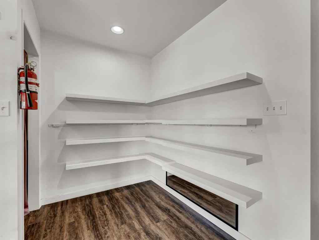 MLS® A2260076 - Unit #8 3295 Dunmore Road SE in Ross Glen Medicine Hat, Commercial