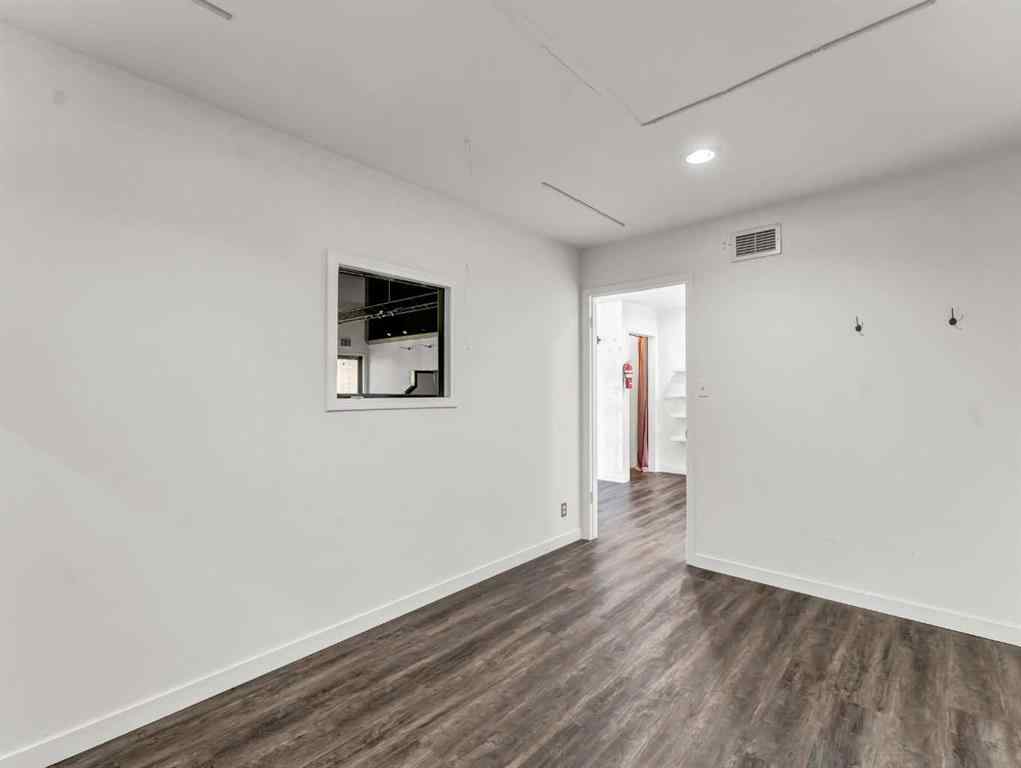 MLS® A2260076 - Unit #8 3295 Dunmore Road SE in Ross Glen Medicine Hat, Commercial