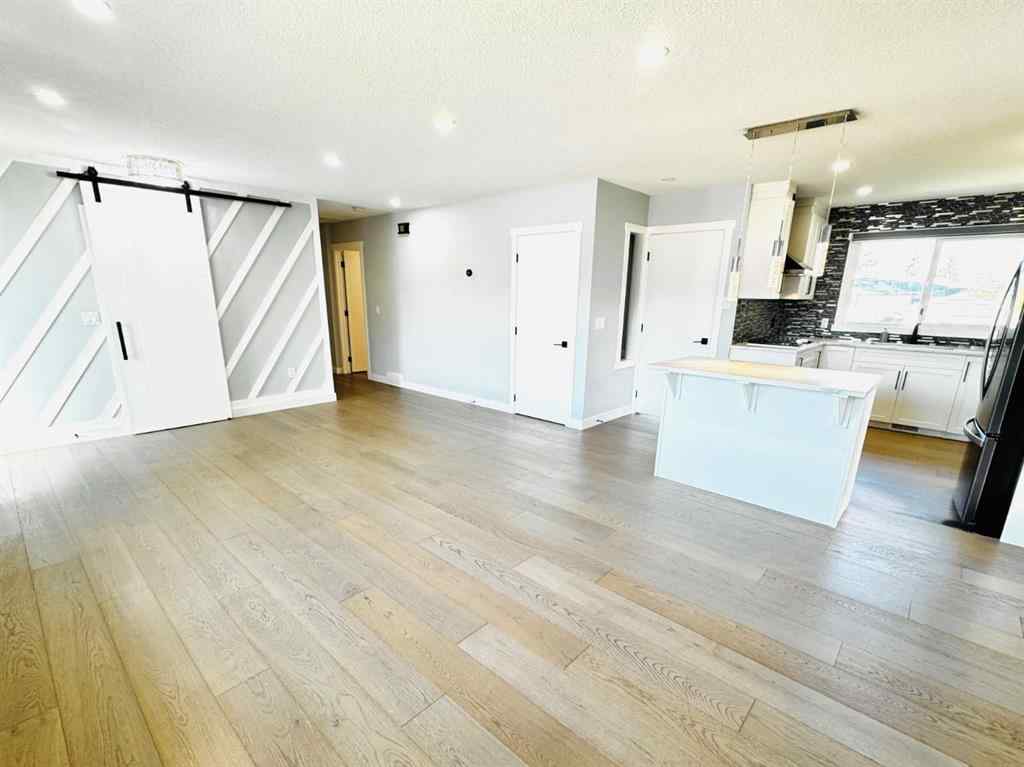 MLS® A2260098 - 10304 Elbow Drive SW in Southwood Calgary, Residential