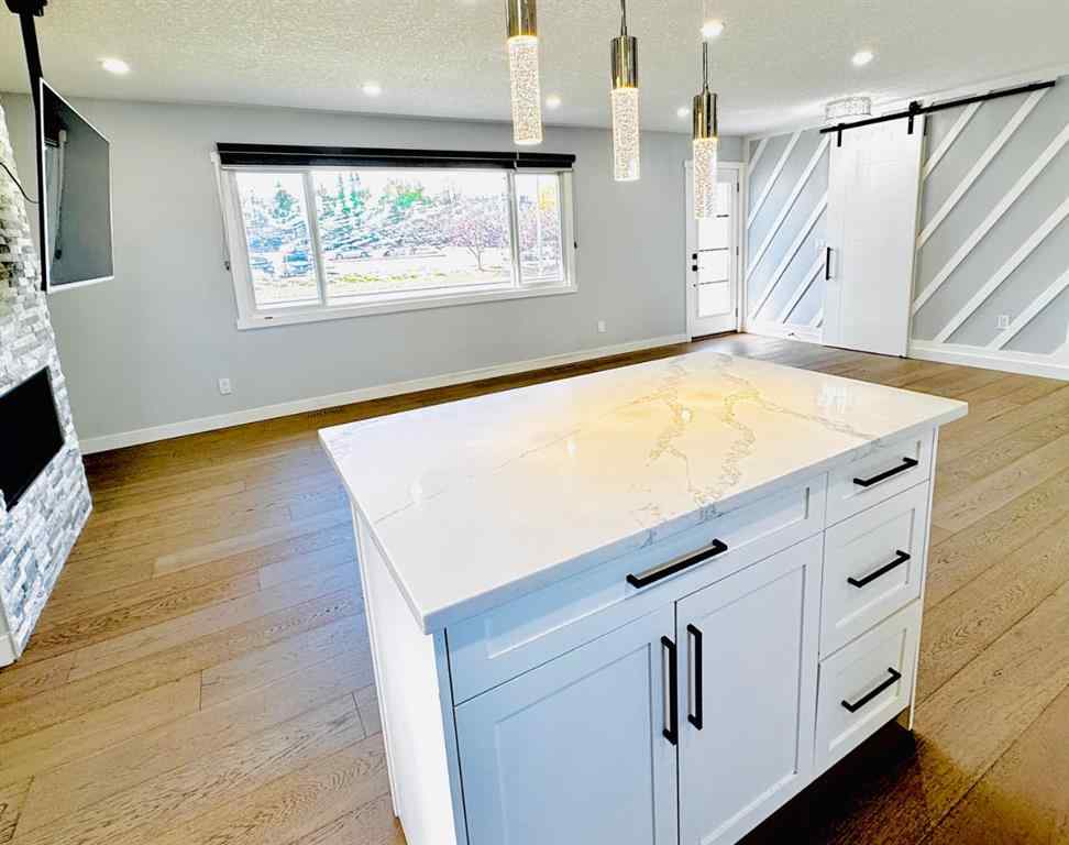 MLS® A2260098 - 10304 Elbow Drive SW in Southwood Calgary, Residential