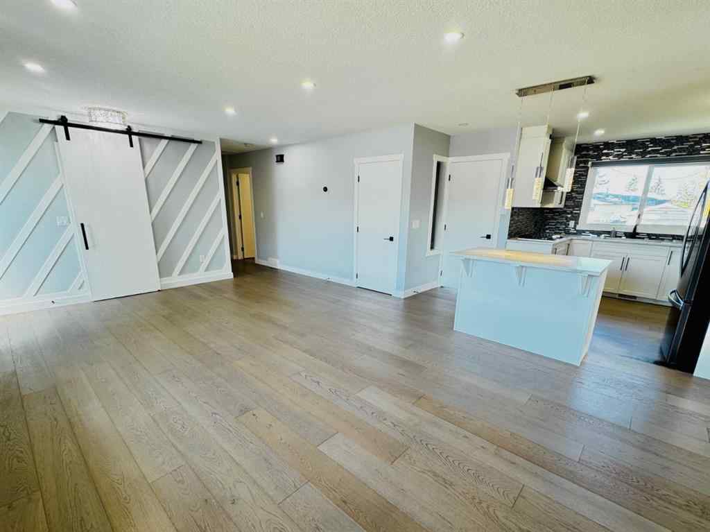 MLS® A2260098 - 10304 Elbow Drive SW in Southwood Calgary, Residential