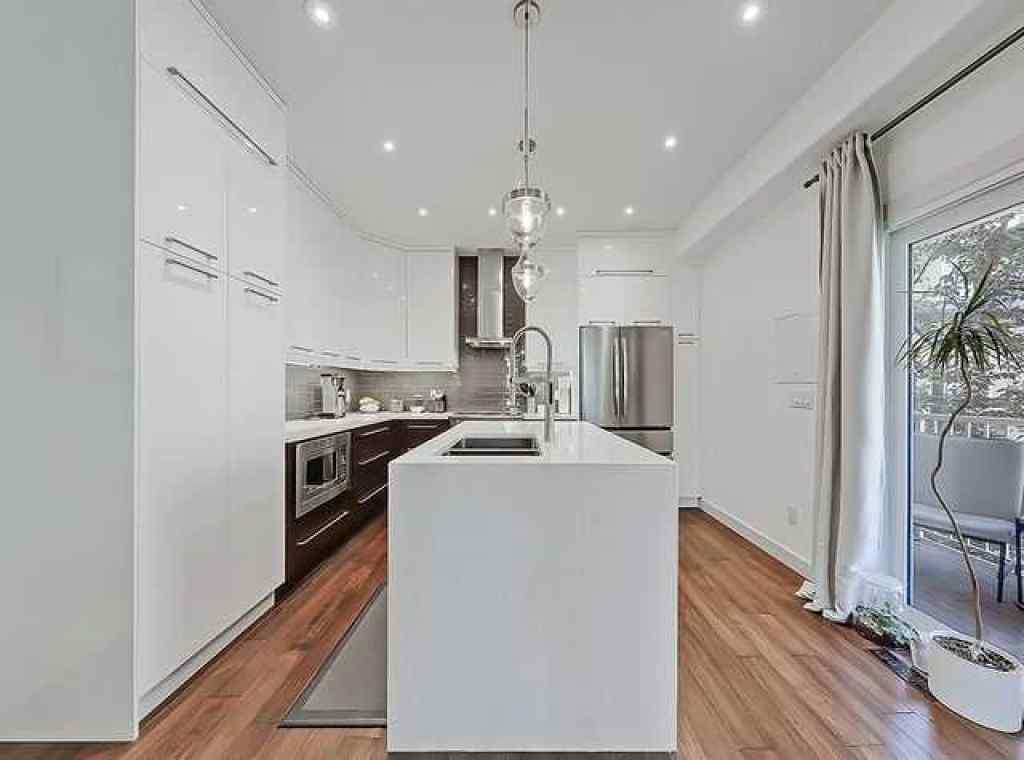 MLS® A2260108 - 455 20 Avenue NE in Winston Heights/Mountview Calgary, Residential