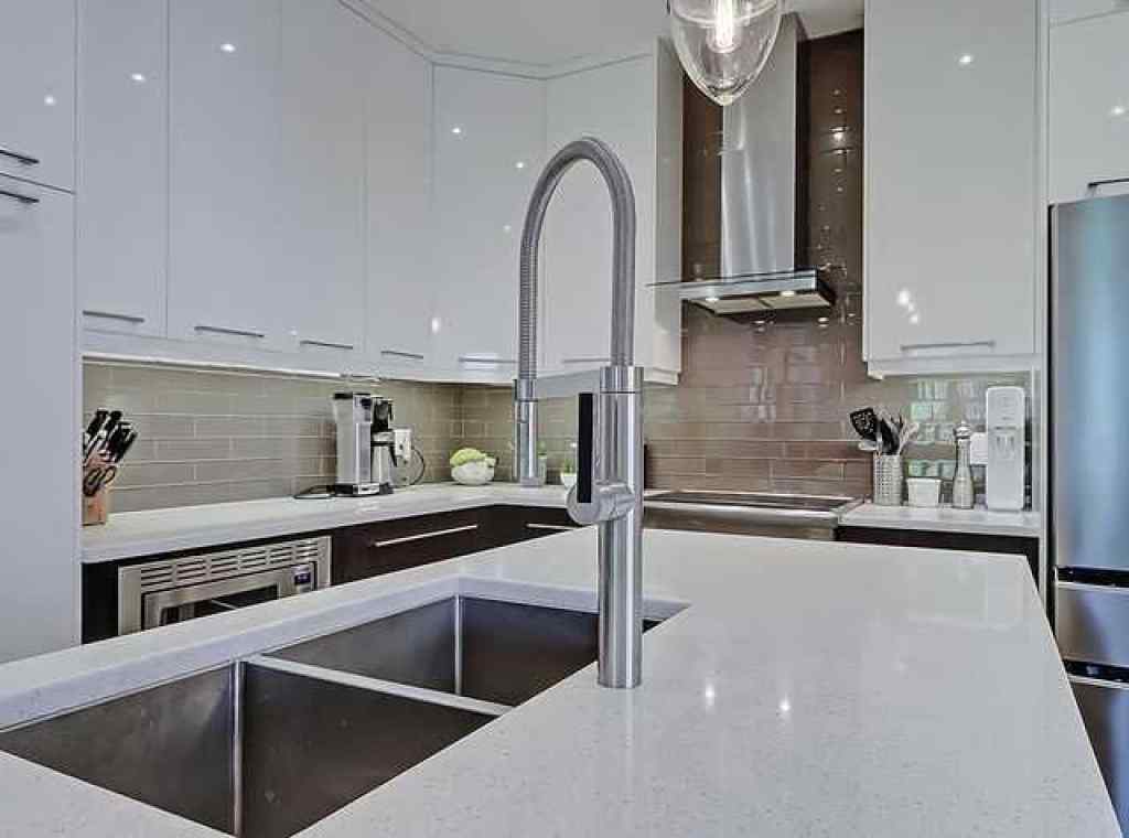 MLS® A2260108 - 455 20 Avenue NE in Winston Heights/Mountview Calgary, Residential