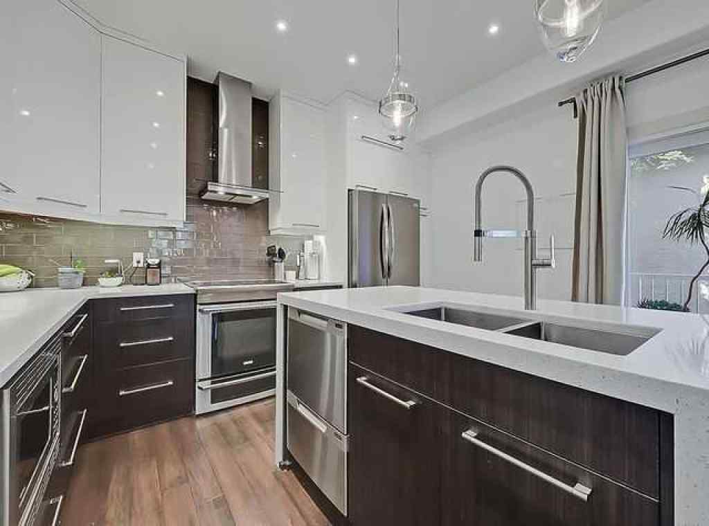 MLS® A2260108 - 455 20 Avenue NE in Winston Heights/Mountview Calgary, Residential