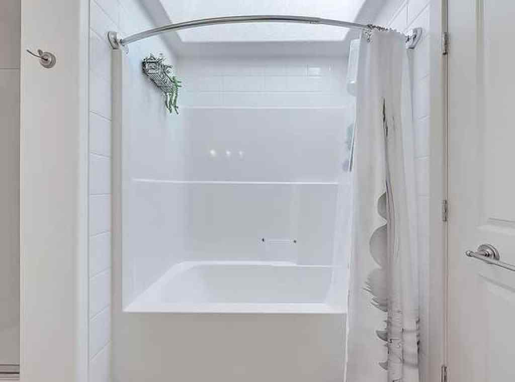 MLS® A2260108 - 455 20 Avenue NE in Winston Heights/Mountview Calgary, Residential