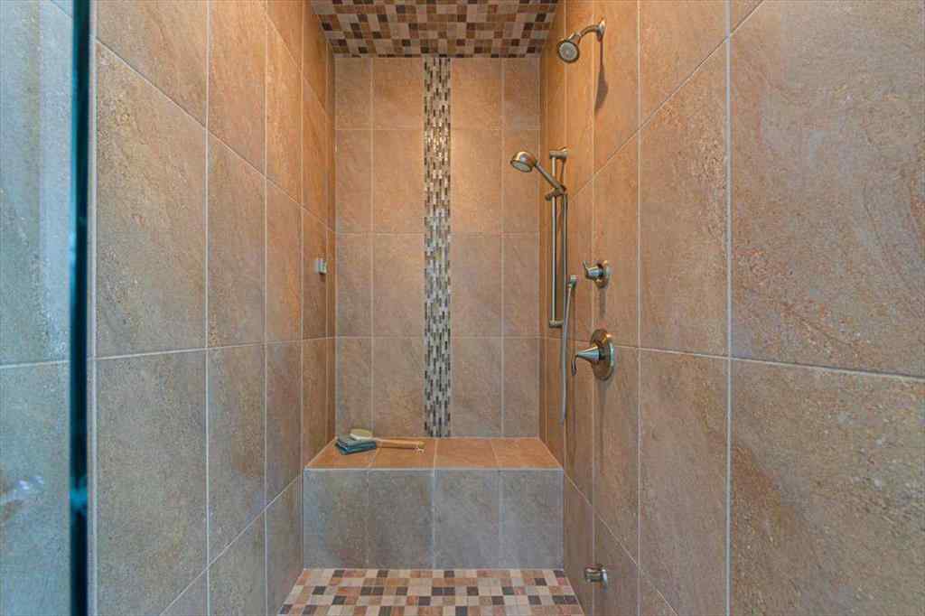 MLS® A2260135 - 462 23 Avenue NW in Mount Pleasant Calgary, Residential