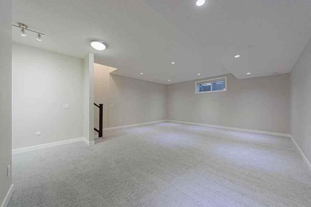 MLS® A2260135 - 462 23 Avenue NW in Mount Pleasant Calgary, Residential