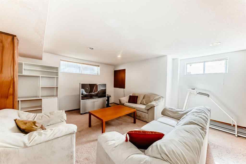 MLS® A2260143 - 17 Santana Manor NW in Sandstone Valley Calgary, Residential