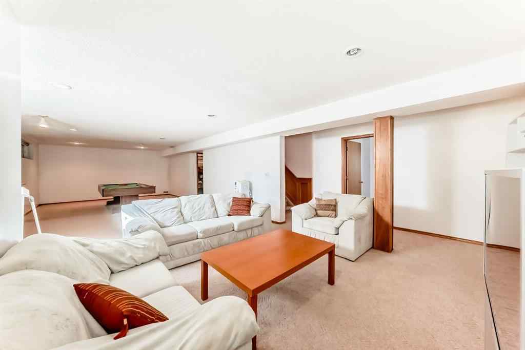 MLS® A2260143 - 17 Santana Manor NW in Sandstone Valley Calgary, Residential