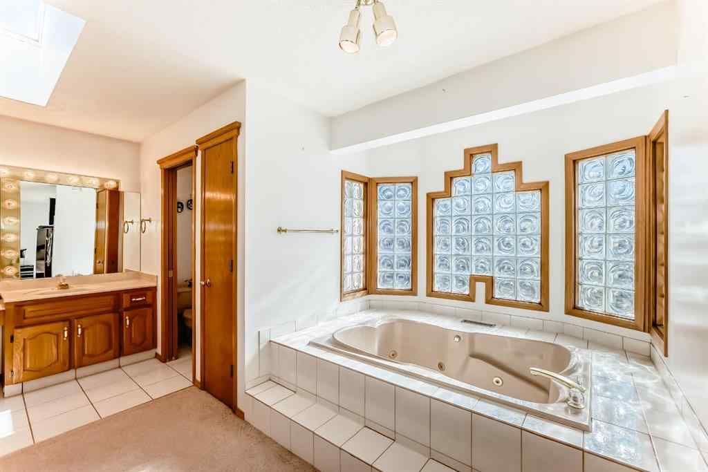 MLS® A2260143 - 17 Santana Manor NW in Sandstone Valley Calgary, Residential