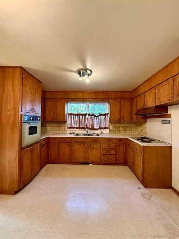 MLS® A2260148 - 11027 Bradbury Drive SW in Braeside Calgary, Residential