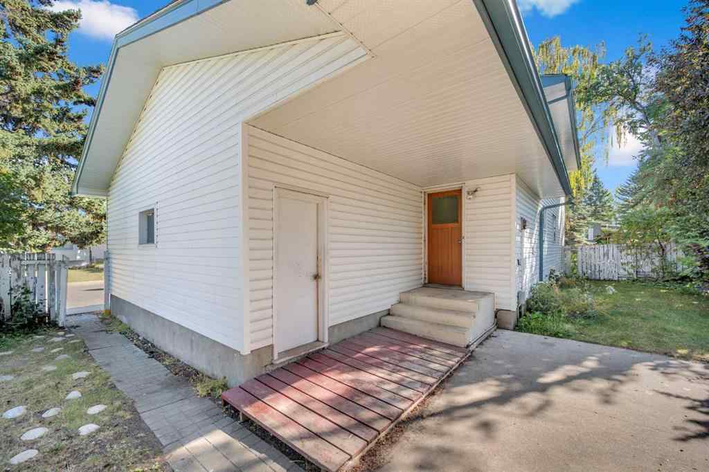 MLS® A2260148 - 11027 Bradbury Drive SW in Braeside Calgary, Residential