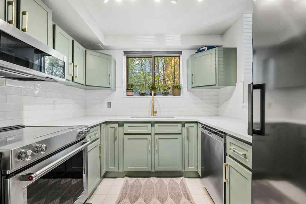 MLS® A2260154 - Unit #7 821 3 Avenue SW in Downtown Commercial Core Calgary, Residential