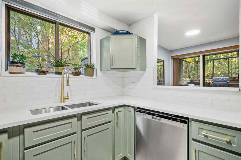 MLS® A2260154 - Unit #7 821 3 Avenue SW in Downtown Commercial Core Calgary, Residential