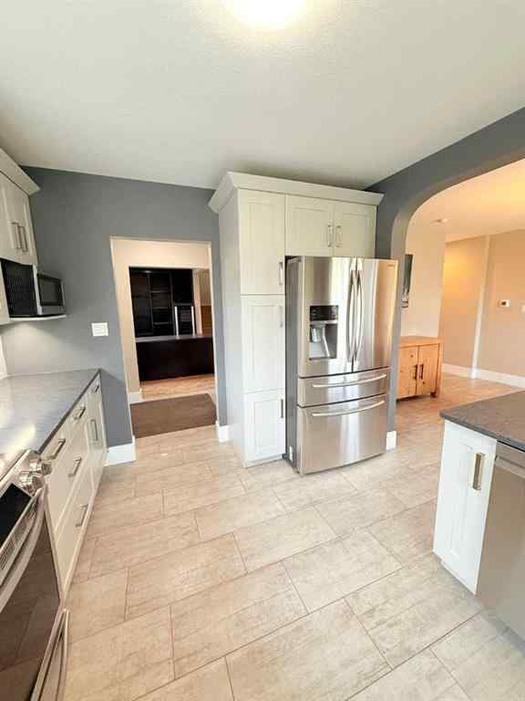 MLS® A2260168 - 10103 95 Avenue  in Swanavon Grande Prairie, Residential