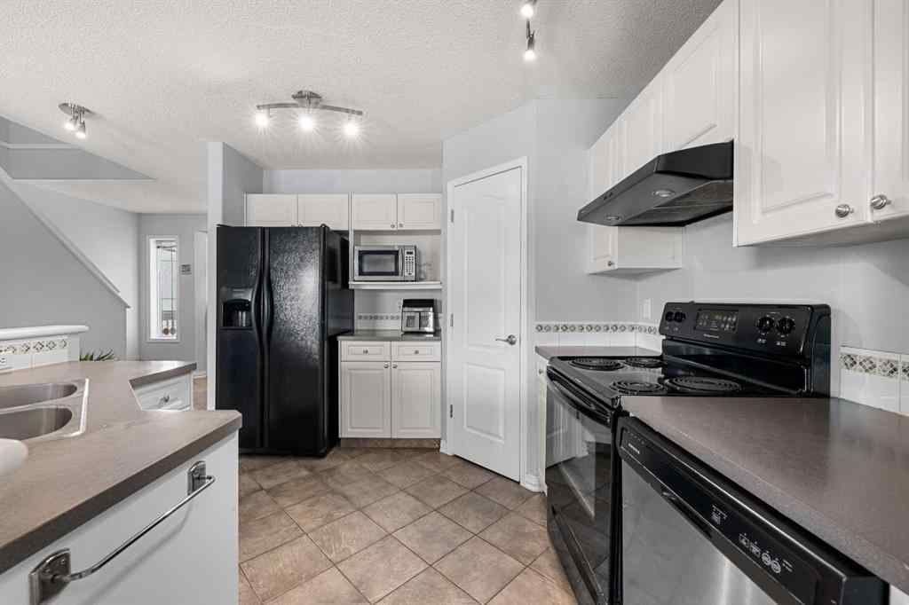 MLS® A2260170 - 47 San Diego Place NE in Monterey Park Calgary, Residential