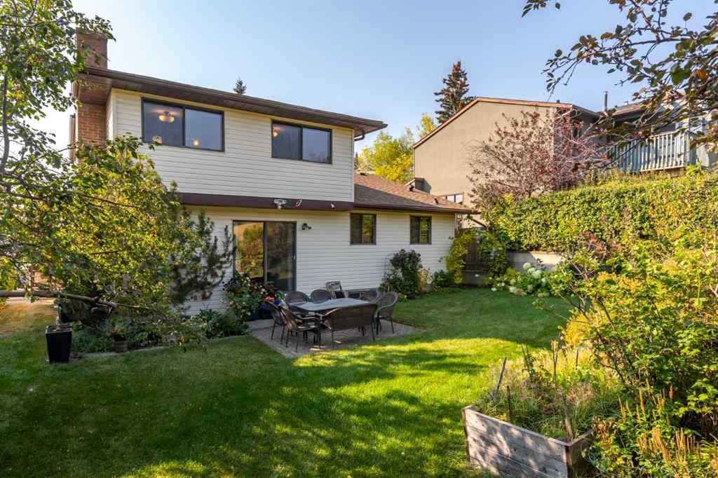 MLS® A2260172 - 20 Edgehill Rise NW in Edgemont Calgary, Residential