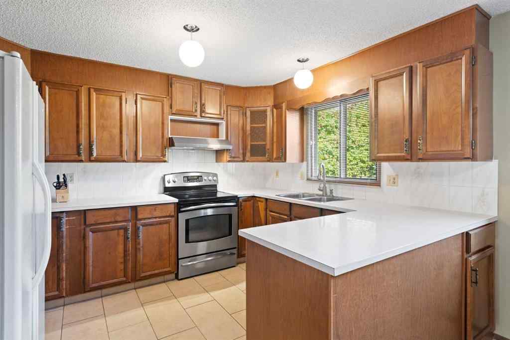 MLS® A2260172 - 20 Edgehill Rise NW in Edgemont Calgary, Residential