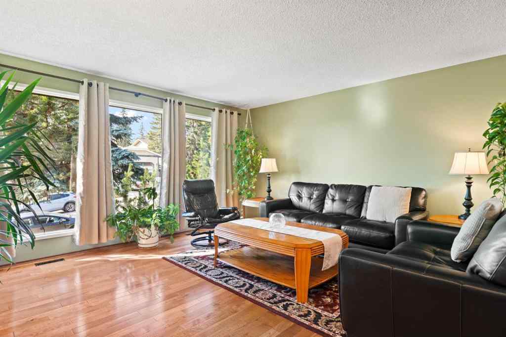 MLS® A2260172 - 20 Edgehill Rise NW in Edgemont Calgary, Residential