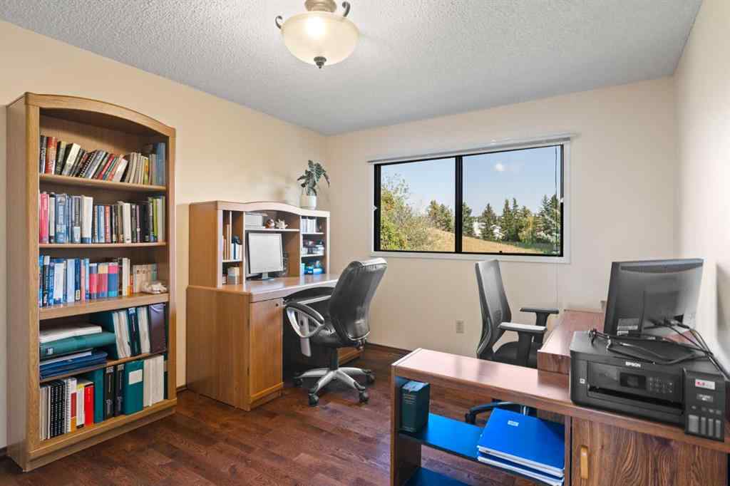 MLS® A2260172 - 20 Edgehill Rise NW in Edgemont Calgary, Residential