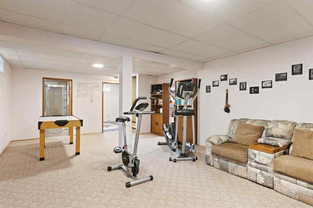 MLS® A2260172 - 20 Edgehill Rise NW in Edgemont Calgary, Residential