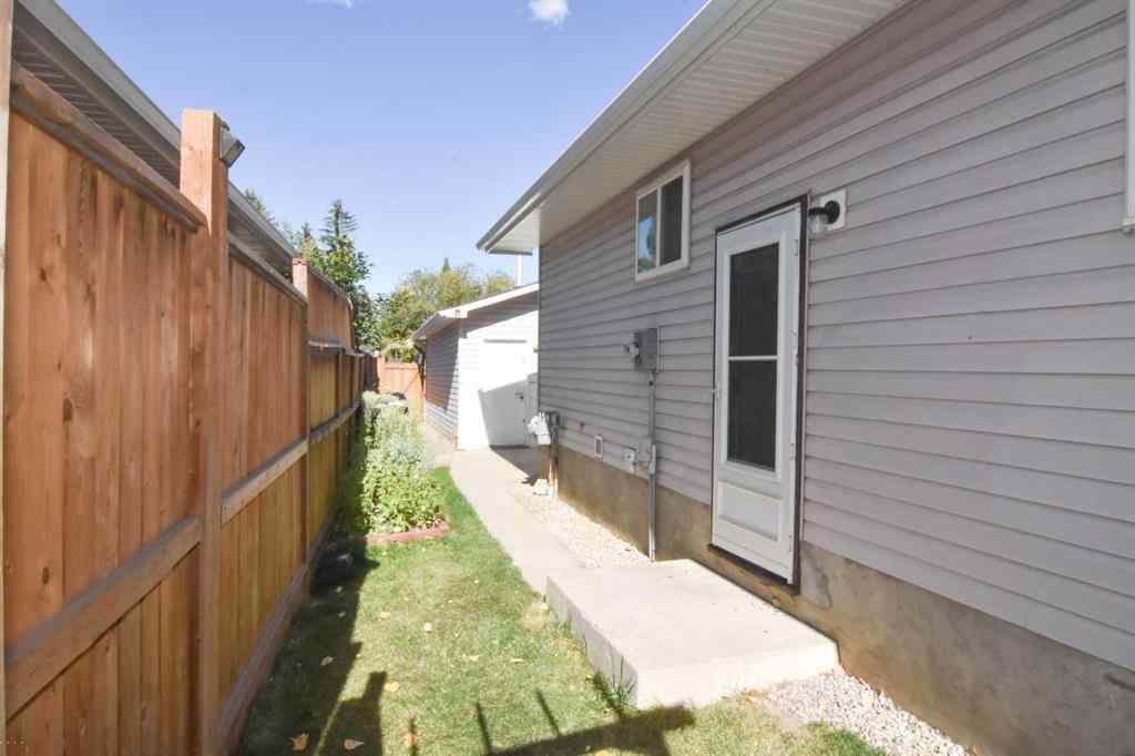 MLS® A2260181 - 112 Woodvale Road SW in Woodlands Calgary, Residential