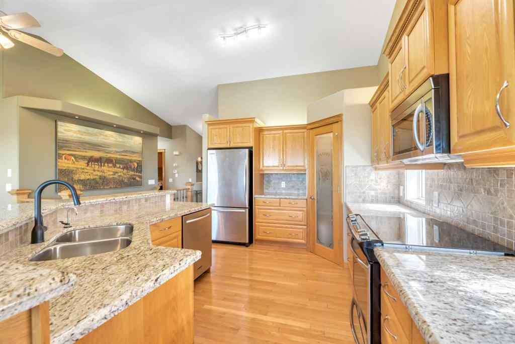 MLS® A2260183 - 20 Hillcrest Boulevard  in Hillview Estates Strathmore, Residential