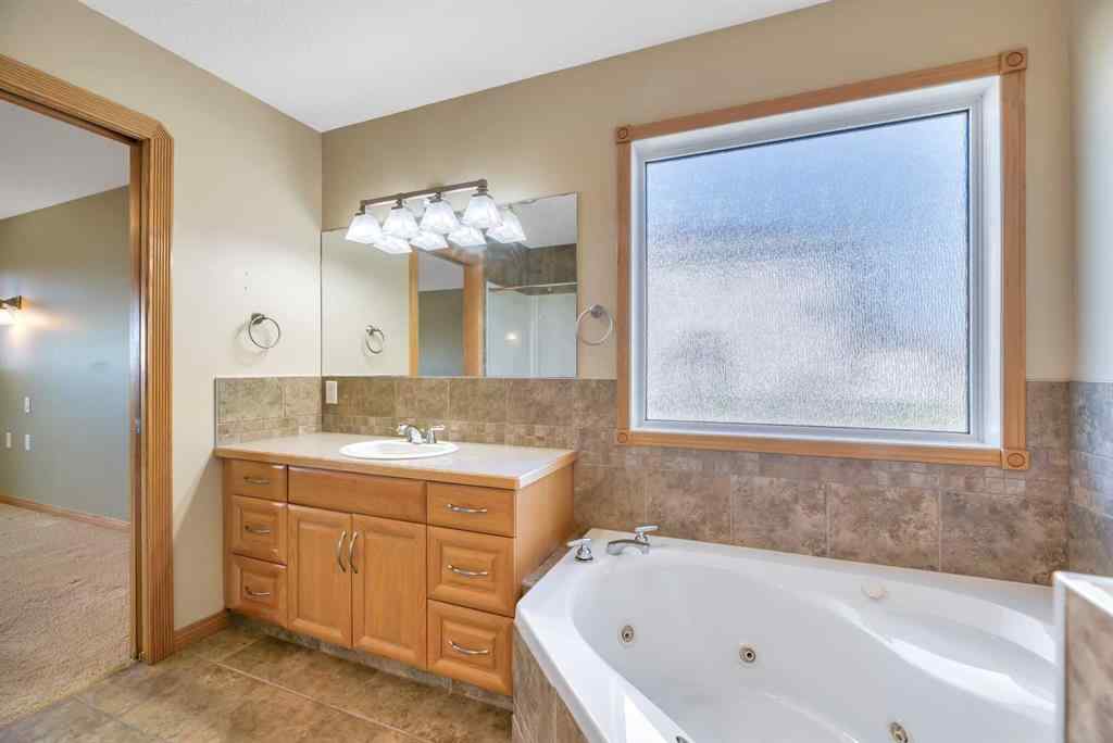 MLS® A2260183 - 20 Hillcrest Boulevard  in Hillview Estates Strathmore, Residential