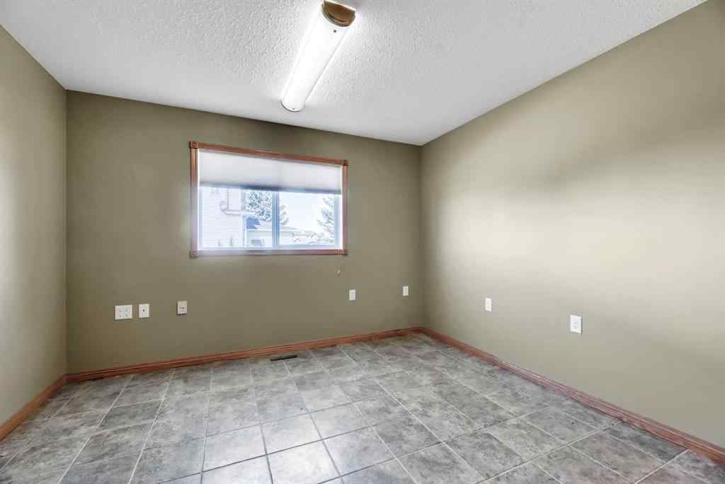 MLS® A2260183 - 20 Hillcrest Boulevard  in Hillview Estates Strathmore, Residential
