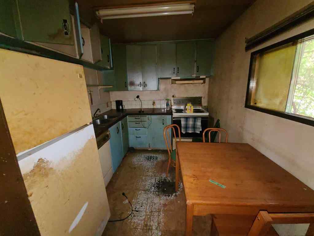 MLS® A2260187 - 10830 91 Street  in Lower West Peace Peace River, Residential