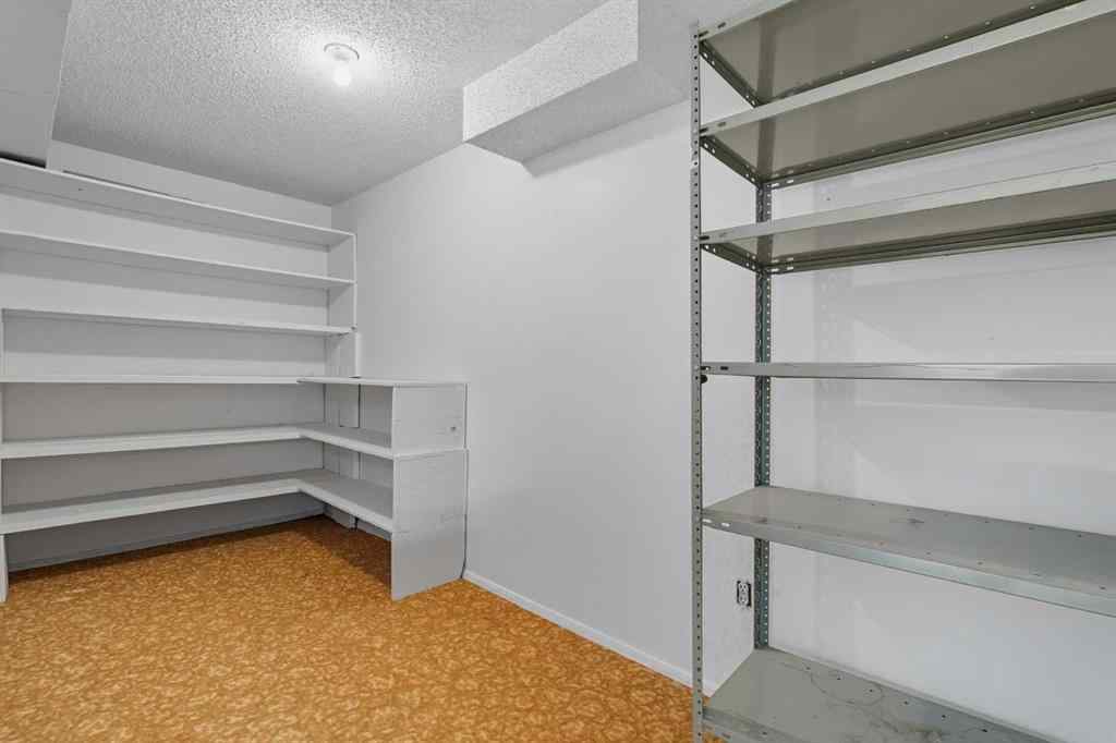 MLS® A2260191 - 972 Bracewood Rise SW in Braeside Calgary, Residential