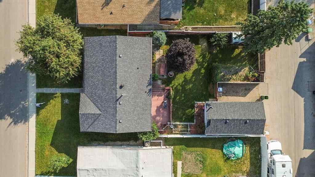 MLS® A2260198 - 23 Brazeau Crescent SW in Braeside Calgary, Residential