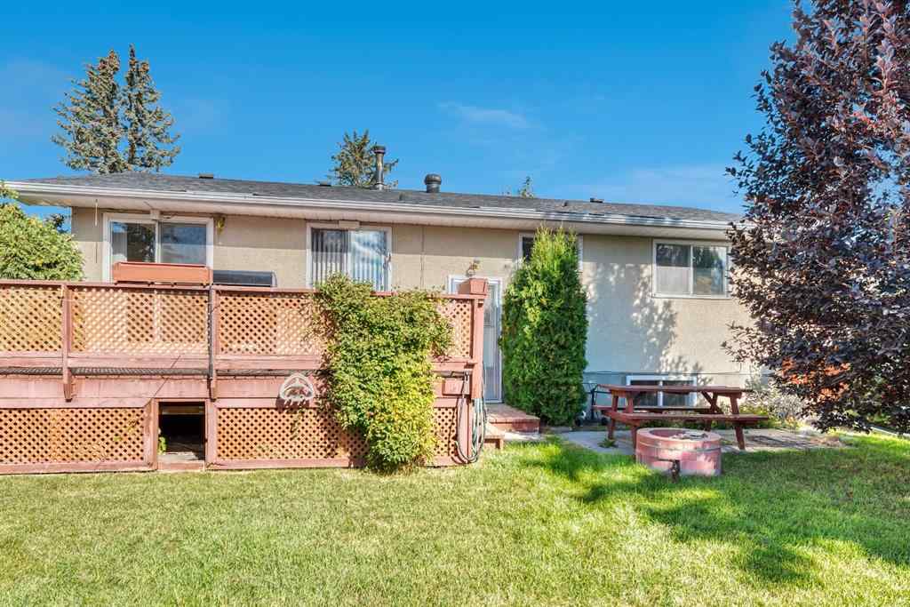 MLS® A2260198 - 23 Brazeau Crescent SW in Braeside Calgary, Residential