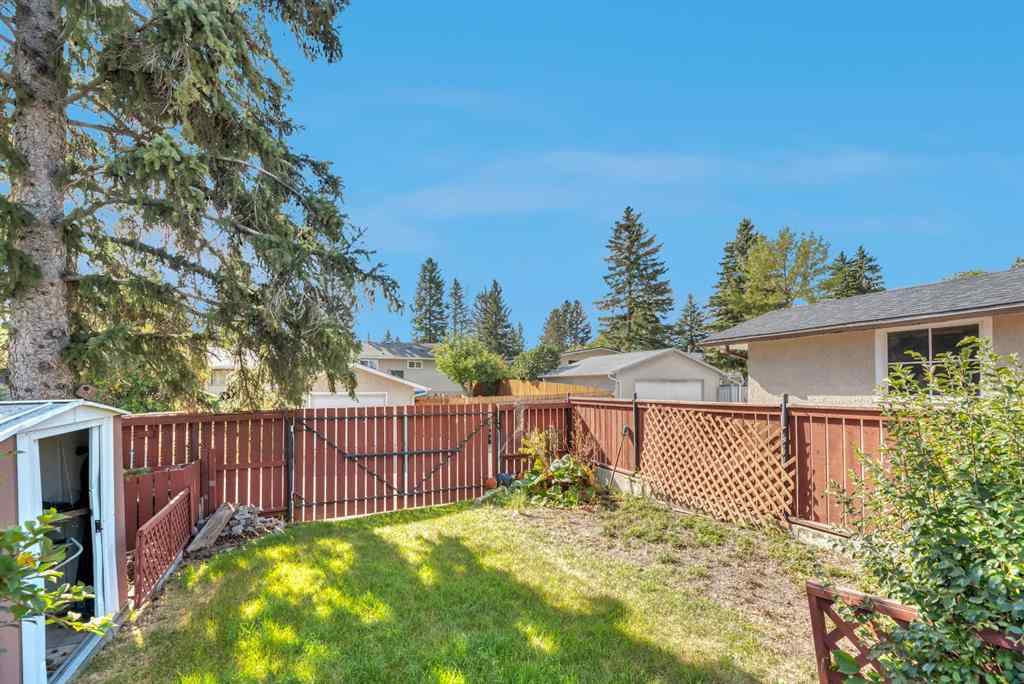 MLS® A2260198 - 23 Brazeau Crescent SW in Braeside Calgary, Residential