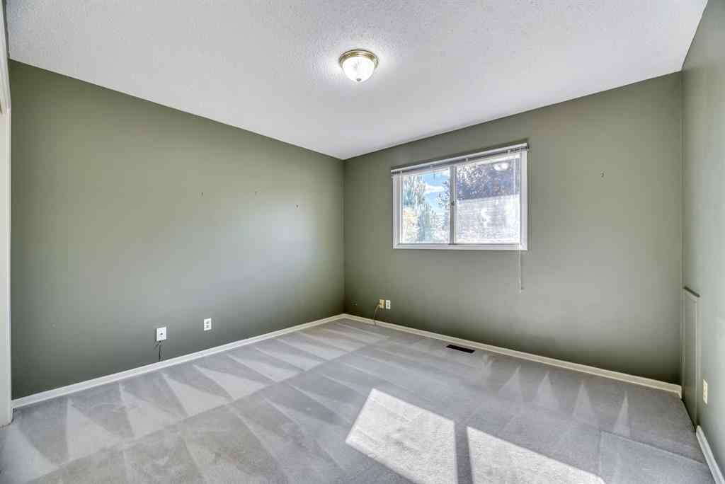 MLS® A2260198 - 23 Brazeau Crescent SW in Braeside Calgary, Residential