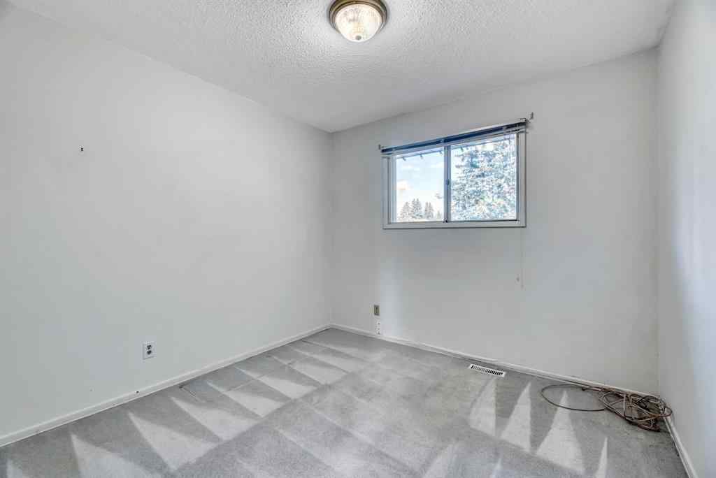 MLS® A2260198 - 23 Brazeau Crescent SW in Braeside Calgary, Residential