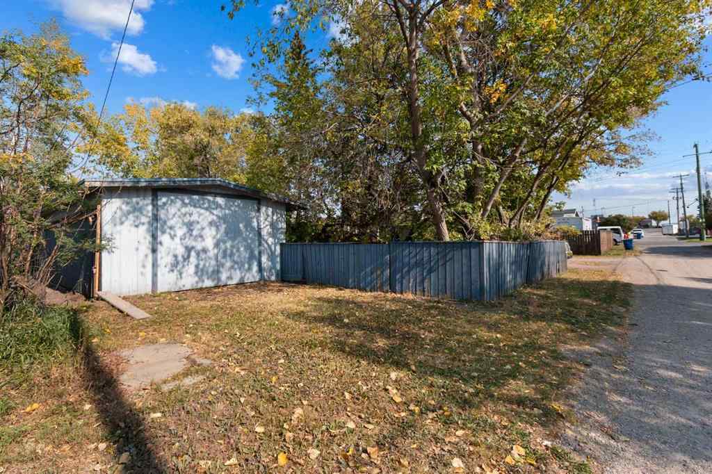 MLS® A2260229 - 433 1 Avenue NE in The Village Airdrie, Residential