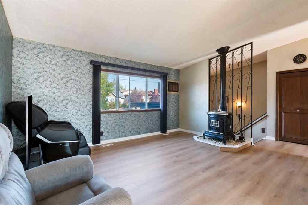 MLS® A2260229 - 433 1 Avenue NE in The Village Airdrie, Residential