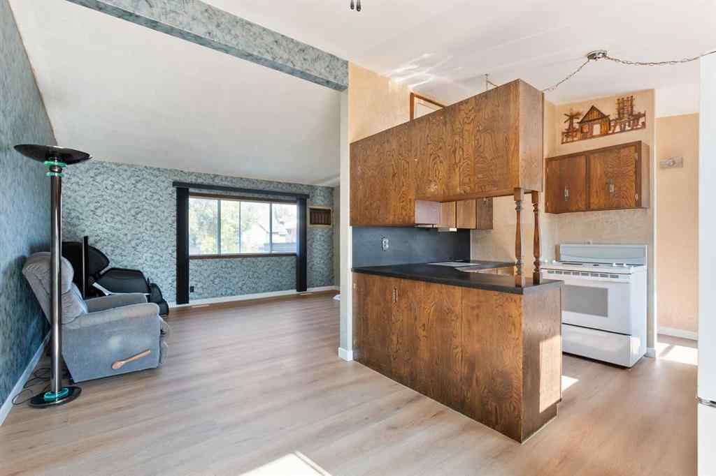 MLS® A2260229 - 433 1 Avenue NE in The Village Airdrie, Residential