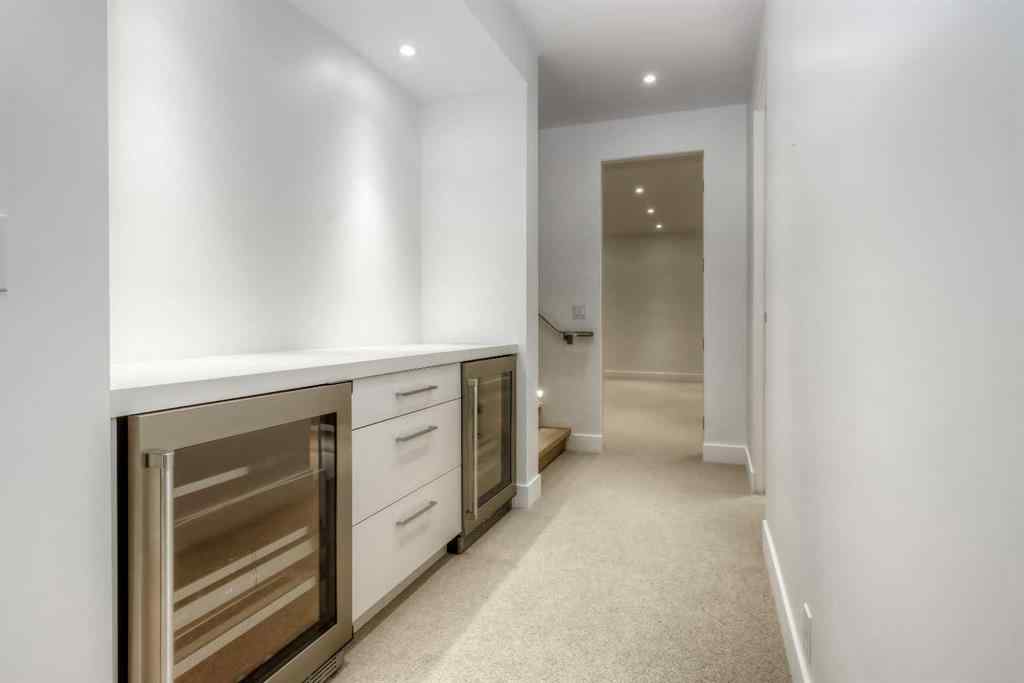 MLS® A2260248 - 2103 6 Avenue NW in West Hillhurst Calgary, Residential