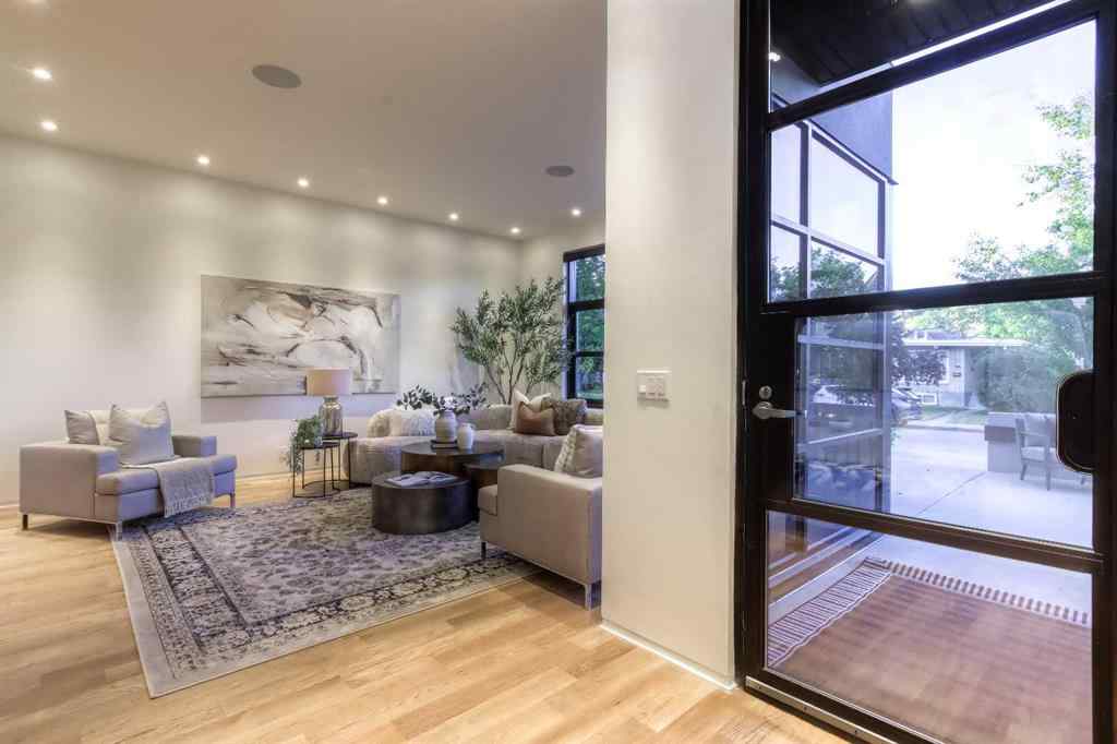 MLS® A2260248 - 2103 6 Avenue NW in West Hillhurst Calgary, Residential